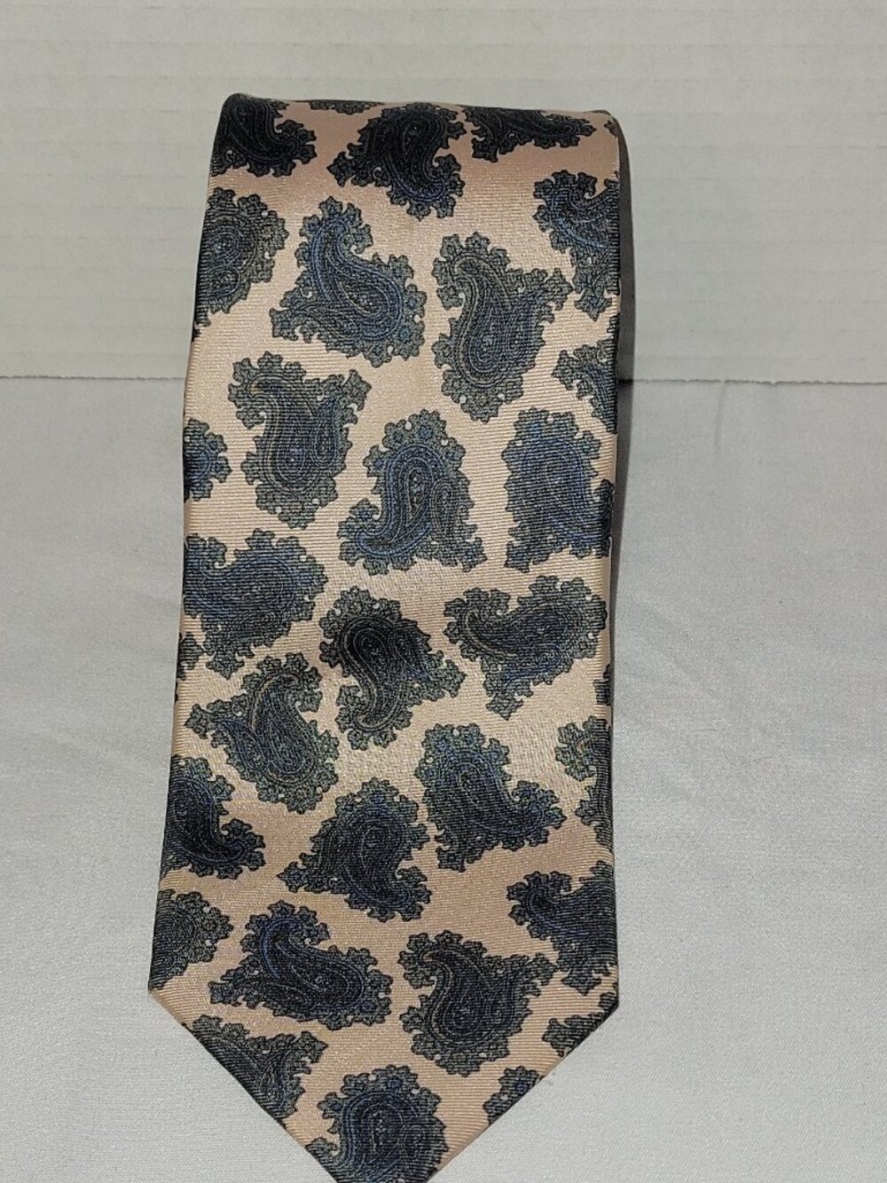 Saint Honore 100% Silk Paisley Beige Blue Hand Made in Spainmade Men's Tie Paris